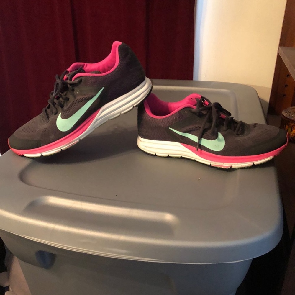 Nike Structure 17 shoes